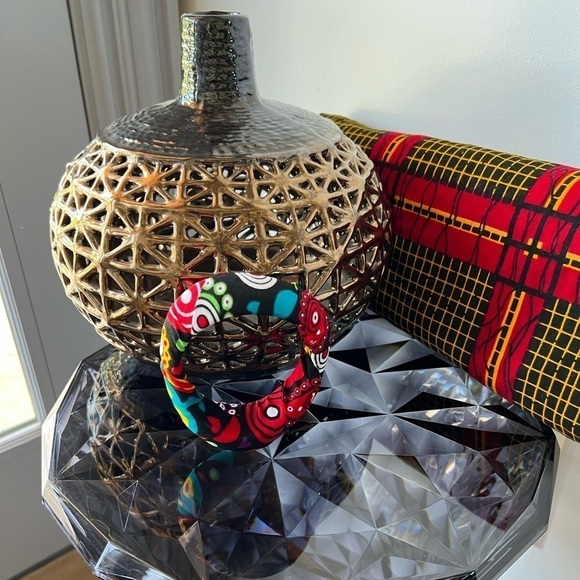 African Heart Print Canoe Bangle - Picture 3 of 6